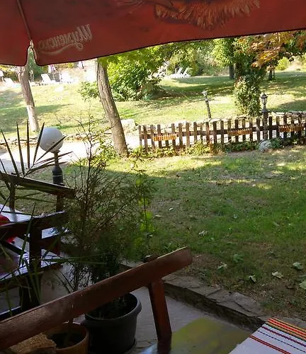 Rai-only Adults 公寓